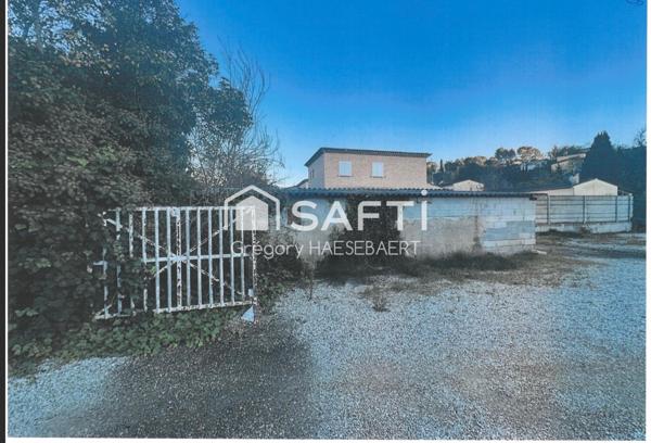 idéal Promoteur :locaux/terrain constructible idéalement situé sortie d’Autoroute