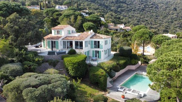 Maison à vendre  8 pièces - 220 m2 CAVALAIRE SUR MER - 83