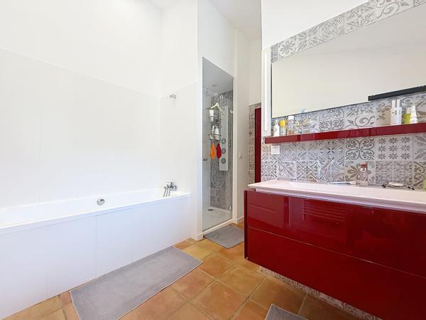 Maison à vendre  8 pièces - 220 m2 CAVALAIRE SUR MER - 83