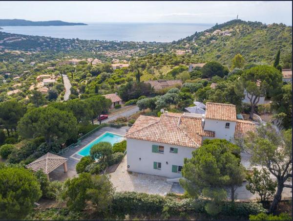 Maison à vendre  8 pièces - 220 m2 CAVALAIRE SUR MER - 83