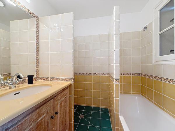 Maison à vendre  8 pièces - 220 m2 CAVALAIRE SUR MER - 83