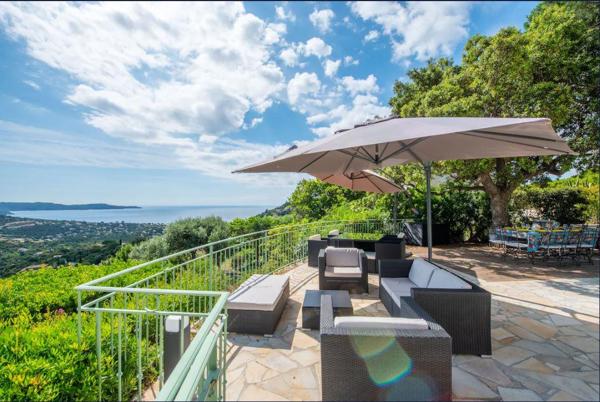 Maison à vendre  8 pièces - 220 m2 CAVALAIRE SUR MER - 83