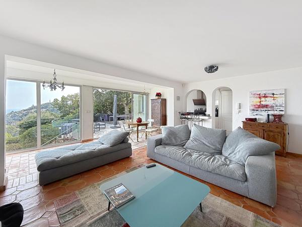 Maison à vendre  8 pièces - 220 m2 CAVALAIRE SUR MER - 83