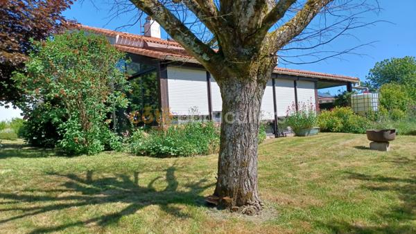 Vente Maison144 m² - 8 Pièces - LA CHAPELLE LARGEAU (79700)