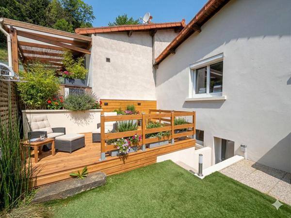 Maison avec jardin et grange