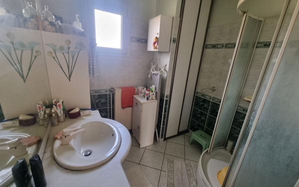 Maison à vendre    3 pièces • 82,05 m2 Saint-Yrieix-la-Perche