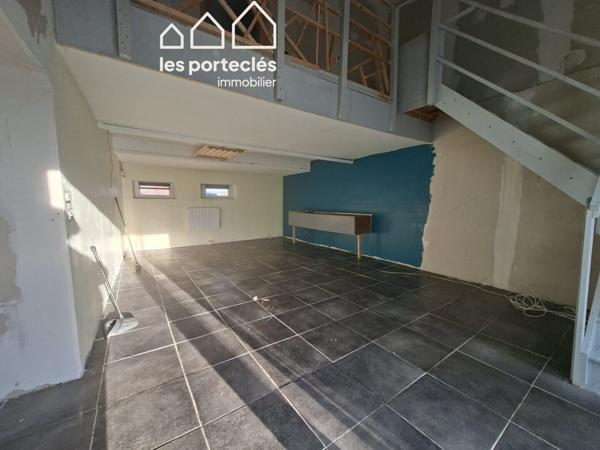 Pour amateurs de rénovation : maison d'habitation et dépendances