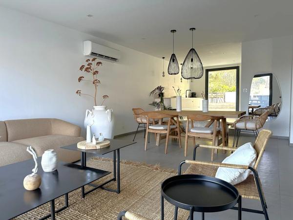 Belle Maison Familiale en deux appartements T4 – 220 m² habitables Piscine – Jardin exotique – Stationnements – Quartier Quatre Chemins des Routes