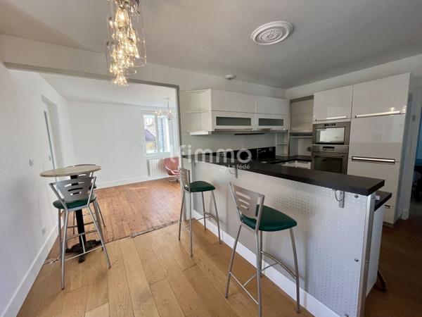 Maison avec sous-sol complet et ancienne minoterie