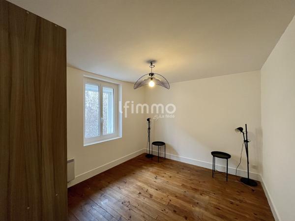 Maison avec sous-sol complet et ancienne minoterie