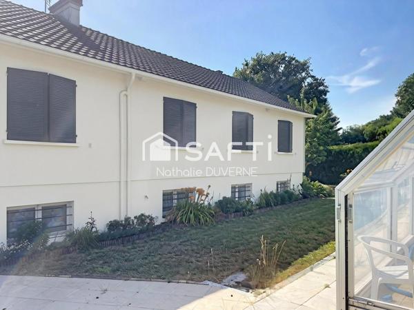 Maison 180 m2 - 5 chambres - s/sol - terrain 1018 m2 - piscine couverte - proche toutes commodités - RER C