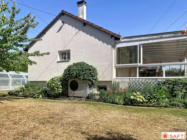Maison 180 m2 - 5 chambres - s/sol - terrain 1018 m2 - piscine couverte - proche toutes commodités - RER C