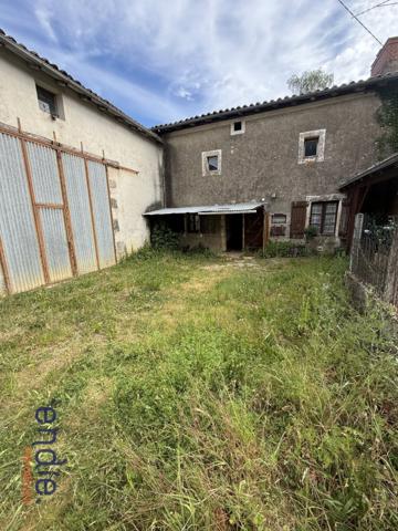 MAISON A RENOVER AVEC GRANGE ET TERRAIN