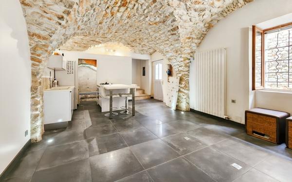 Maison à vendre    3 pièces • 65 m2 Saint-Geniès-de-Malgoirès