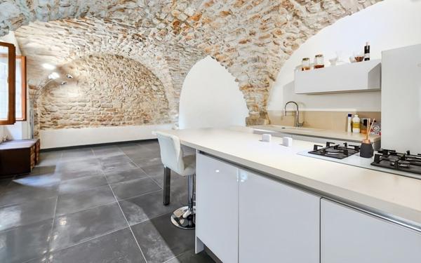 Maison à vendre    3 pièces • 65 m2 Saint-Geniès-de-Malgoirès