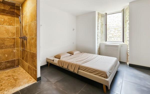 Maison à vendre    3 pièces • 65 m2 Saint-Geniès-de-Malgoirès