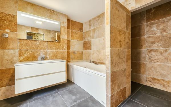 Maison à vendre    3 pièces • 65 m2 Saint-Geniès-de-Malgoirès