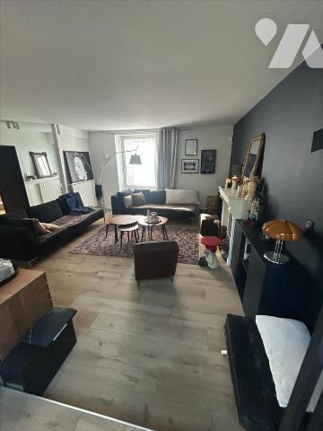 Lorient , Maison de caractère , 130 m2 hab , double garage, jardin