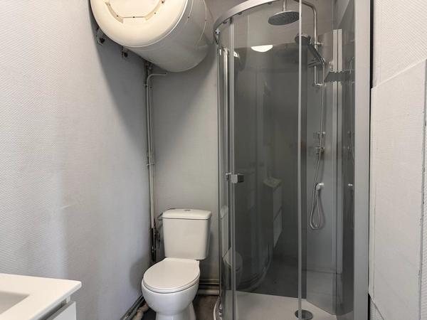 Location                                                      Appartement
                        
                     1 pièces                      27 m2                     à Niort