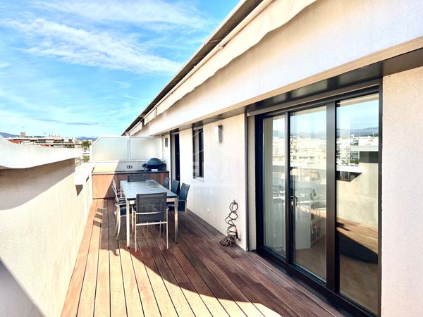 Appartement Juan Les Pins 3 pièce(s) 76.33 m2