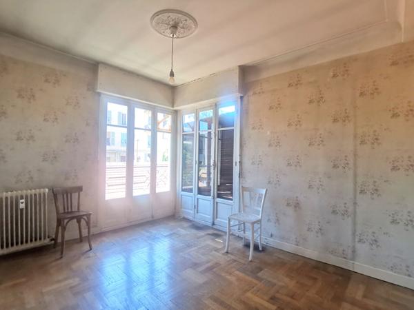 CESSOLE : 4 PIECES A RENOVER AU DERNIER ETAGE