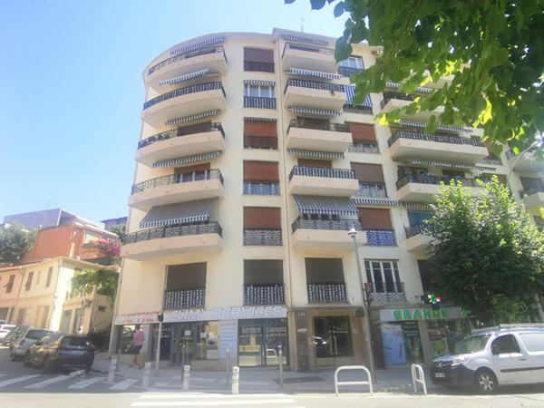 CESSOLE : 4 PIECES A RENOVER AU DERNIER ETAGE