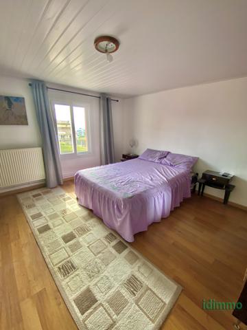 Charmante Maison Rénovée de 120 m2 avec 4 chambres, terrain, piscine à Annonay Annonay (07100)