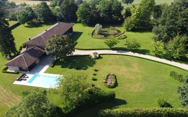 Maison à vendre    8 pièces •  Bourg-en-Bresse