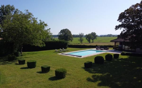 Maison à vendre    8 pièces •  Bourg-en-Bresse