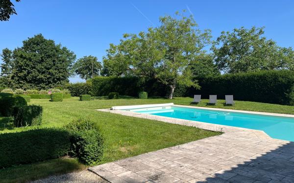 Maison à vendre    8 pièces •  Bourg-en-Bresse