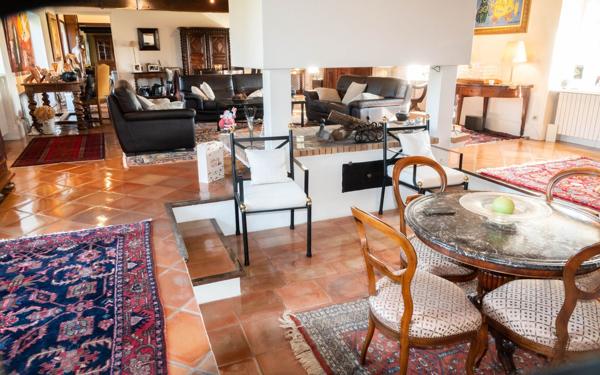 Maison à vendre    8 pièces •  Bourg-en-Bresse