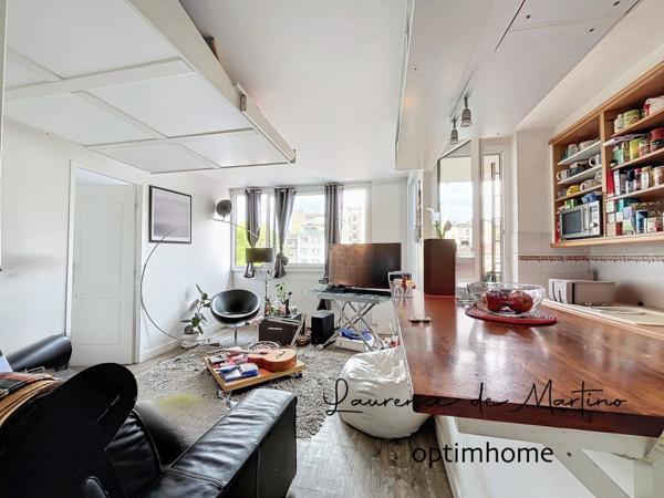 Appartement à vendre La Garenne-Colombes – 2 pièces avec loggia, hauteur et vue dégagée