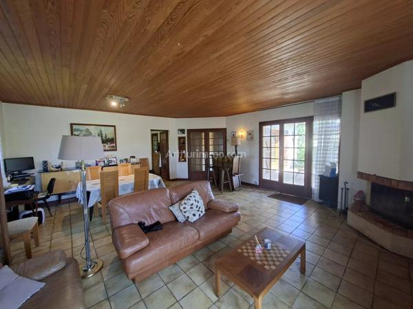 Vente                                                      Maison
                        
                     6 pièces                      163 m2                     à Gisors
