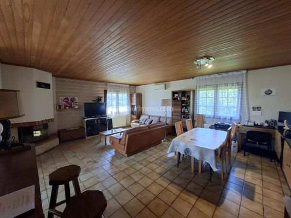 Vente                                                      Maison
                        
                     6 pièces                      163 m2                     à Gisors