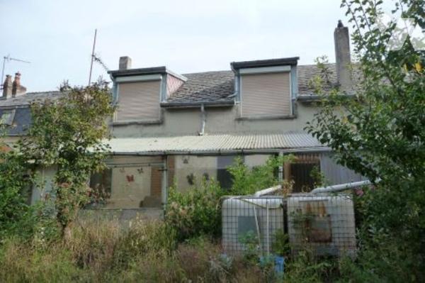 Une maison à usage d'habitation proche de tous commerces.