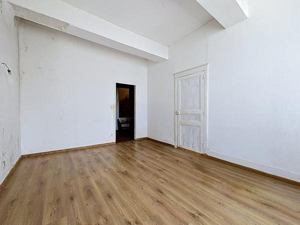 Maison de ville à rénover à Lavardac - 3 chambres, 106 m² avec garage