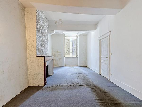 Maison de ville à rénover à Lavardac - 3 chambres, 106 m² avec garage