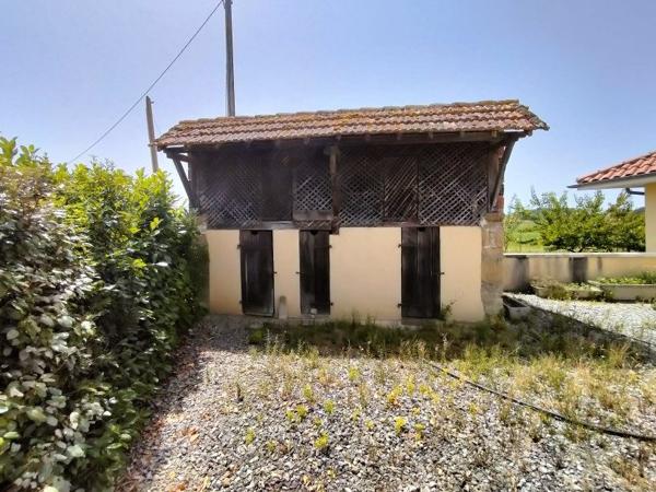 À vendre - Maison individuelle, 6 pièces située à Garlin (64330)