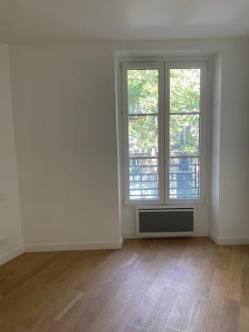 Appartement à vendre 450 000 € Paris 18 3 p 44 m² DPE E
