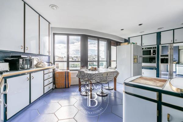 Paris 16ème, Appartement 2 Chambres -  321 m² à vendre