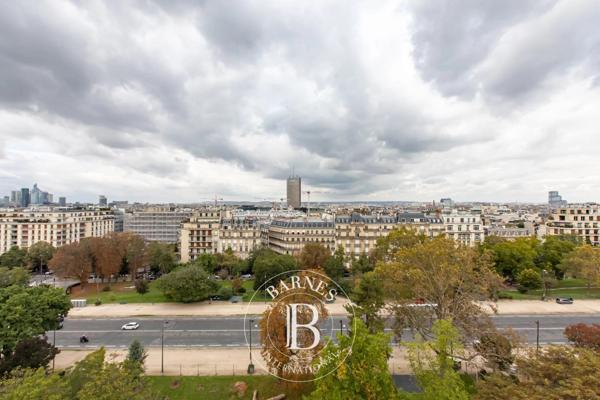 Paris 16ème, Appartement 2 Chambres -  321 m² à vendre