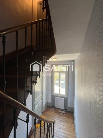 INVESTISSEURS! bel immeuble de style, 4 appartements