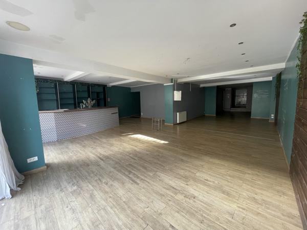 IMMEUBLE + LOCAL COMMERCIAL