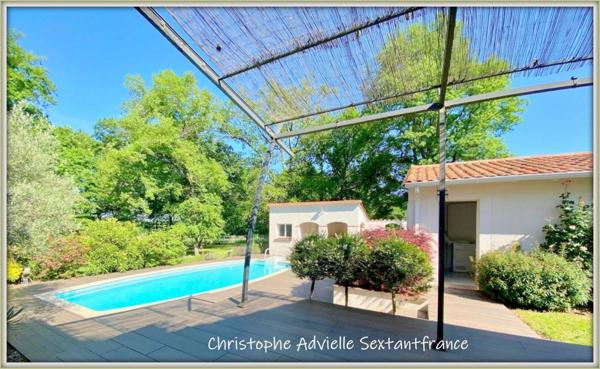 Maison contemporaine , studio d'invités, garage, piscine , pool house sur 5090 M2 de parc