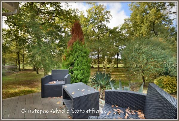 Maison contemporaine , studio d'invités, garage, piscine , pool house sur 5090 M2 de parc