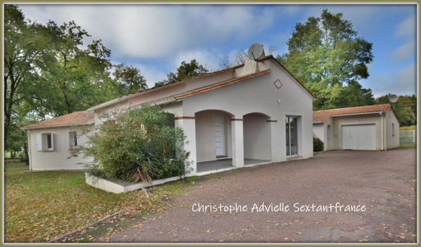 Maison contemporaine , studio d'invités, garage, piscine , pool house sur 5090 M2 de parc