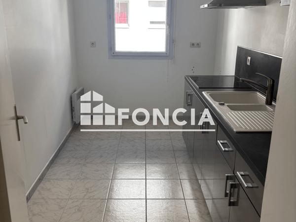 Location Appartement 3 pièces 67.5 m² - 86 RUE DE LETANDUERE Angers 49000