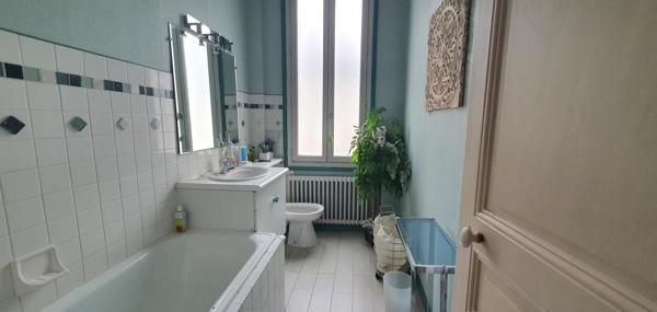 MAISON/ VILLA - 4 CHAMBRES -  QUARTIER CATHEDRALE