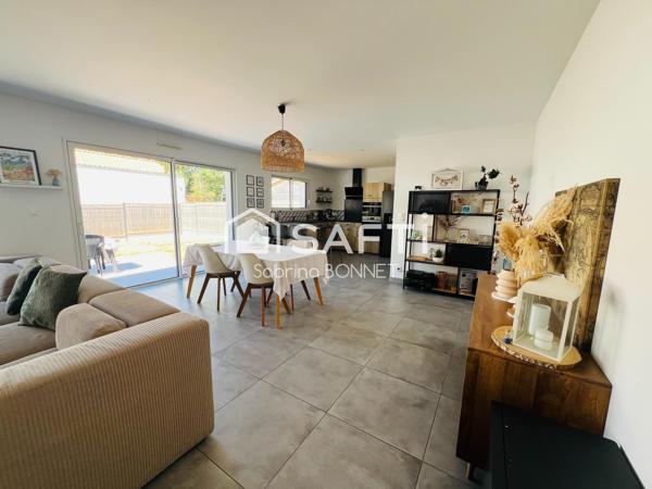 Maison neuve de 2022. La Roche/ Challans 20 minutes, Saint Gilles/ Les Sables 35 minutes.