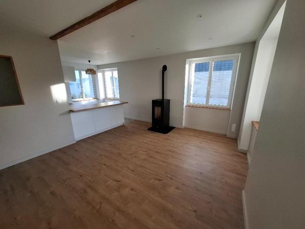 Bel appartement 54 M2 T3, lumineux et climatisé au coeur du village.